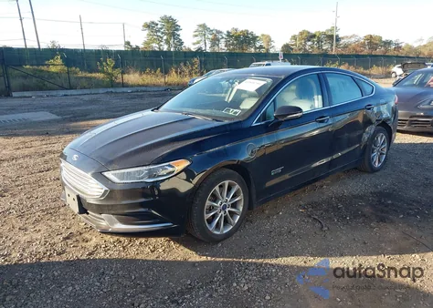 2018 Ford Fusion Energi Se Luxury z USA, uszkodzony, nr VIN 3FA6P0PU2JR274094